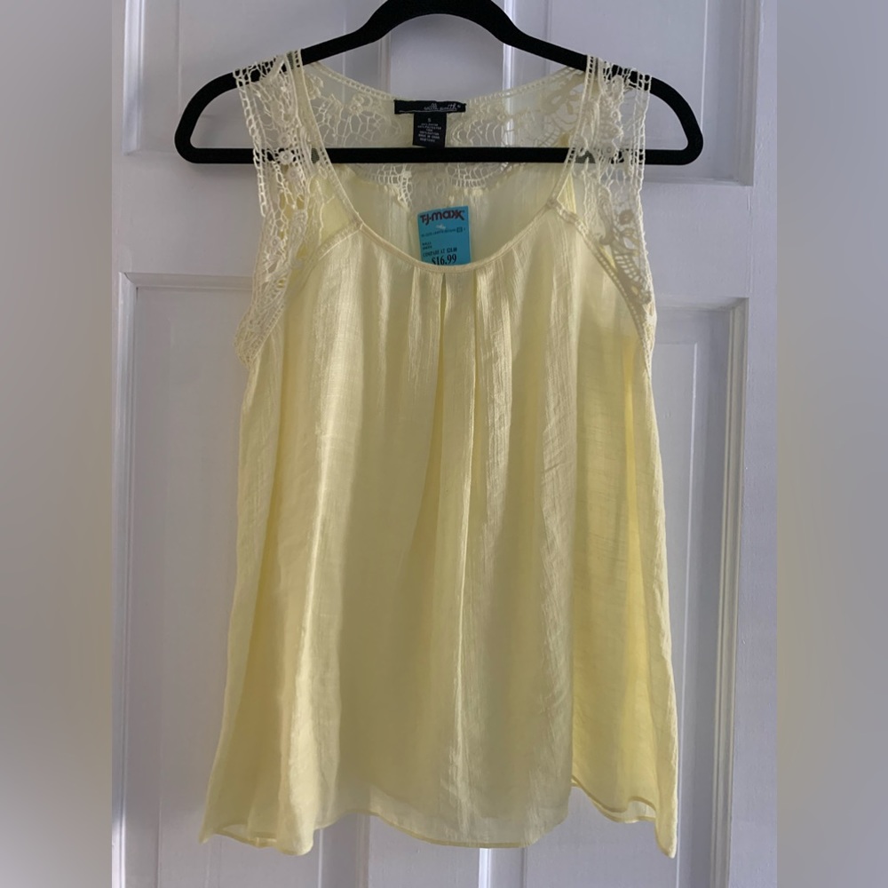 NWT Willi Smith Ladies Size Small flowy tank